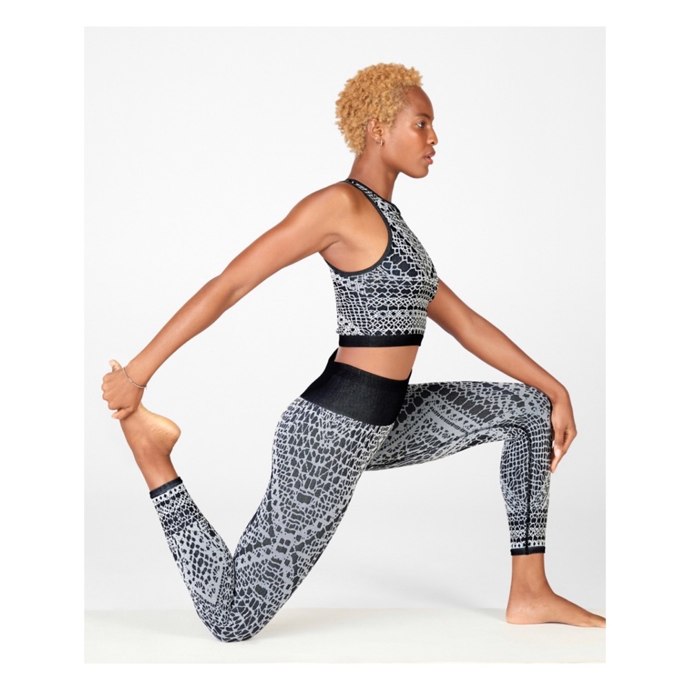 NWT [Fabletics] Black Friday Fierce 2-Piece Outfit